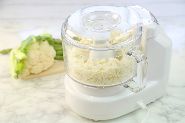 カリフラワーを細かくする