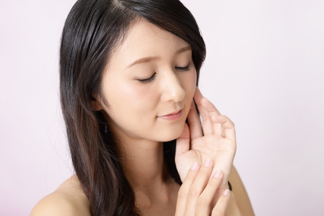 髪の毛がきれいな女性