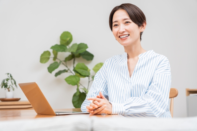 パソコンと女性